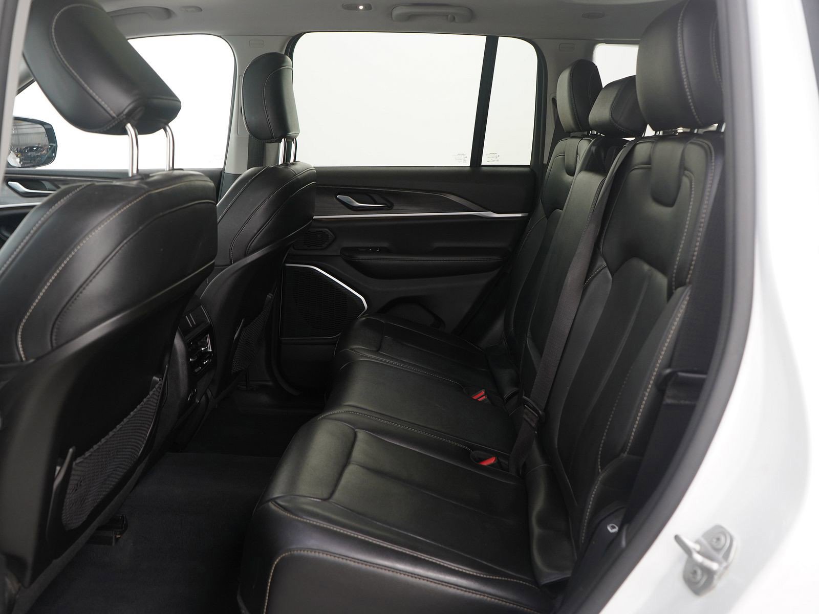 Used 2023 Jeep Grand Cherokee 4WD 4xe image 14