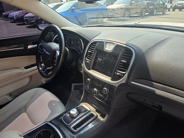 Used 2019 Chrysler 300 Touring w/ Driver Convenience Group RWD image 6