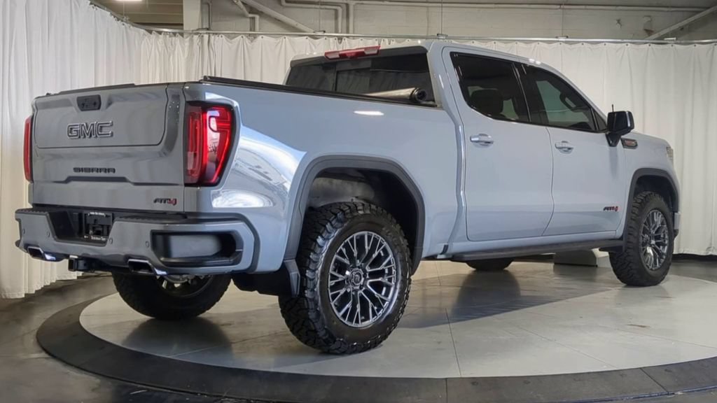 Used 2025 GMC Sierra 1500 AT4 w/ AT4 Premium Package AWD/4WD image 8