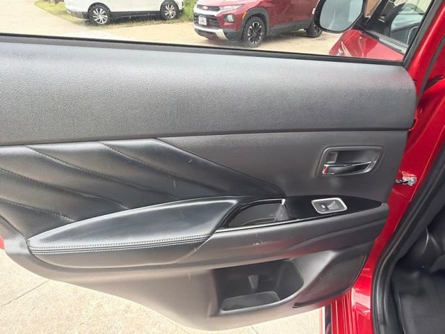 Used 2019 Mitsubishi Outlander SEL AWD/4WD image 14