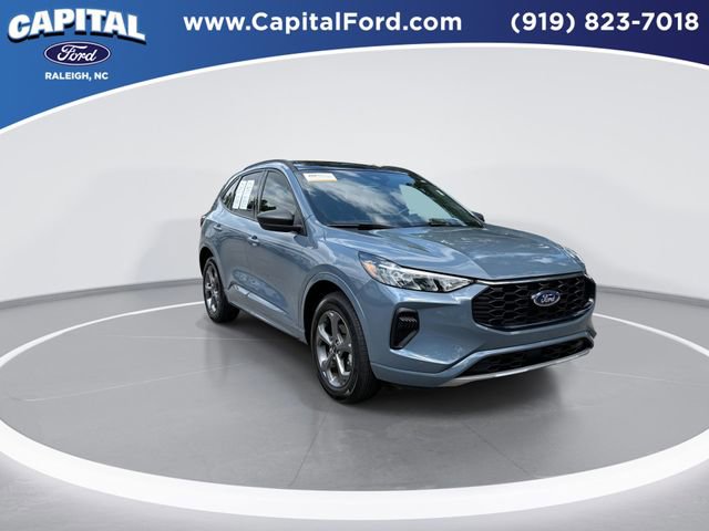 Certified 2024 Ford Escape ST-Line w/ Tech Pack #1 AWD/4WD image 2