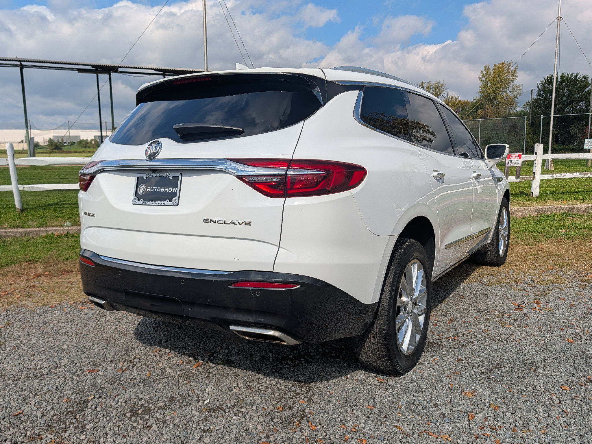 Used 2019 Buick Enclave Essence FWD image 5