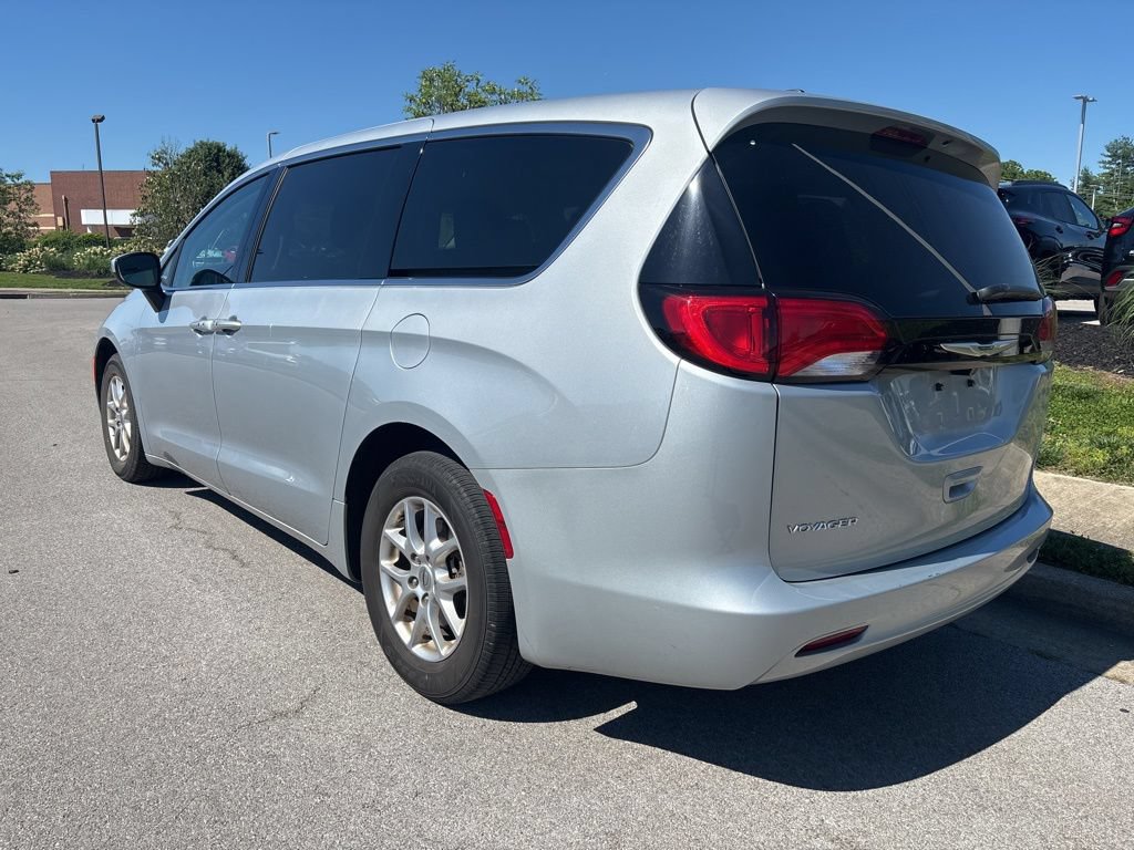 Used 2023 Chrysler Voyager LX FWD image 4