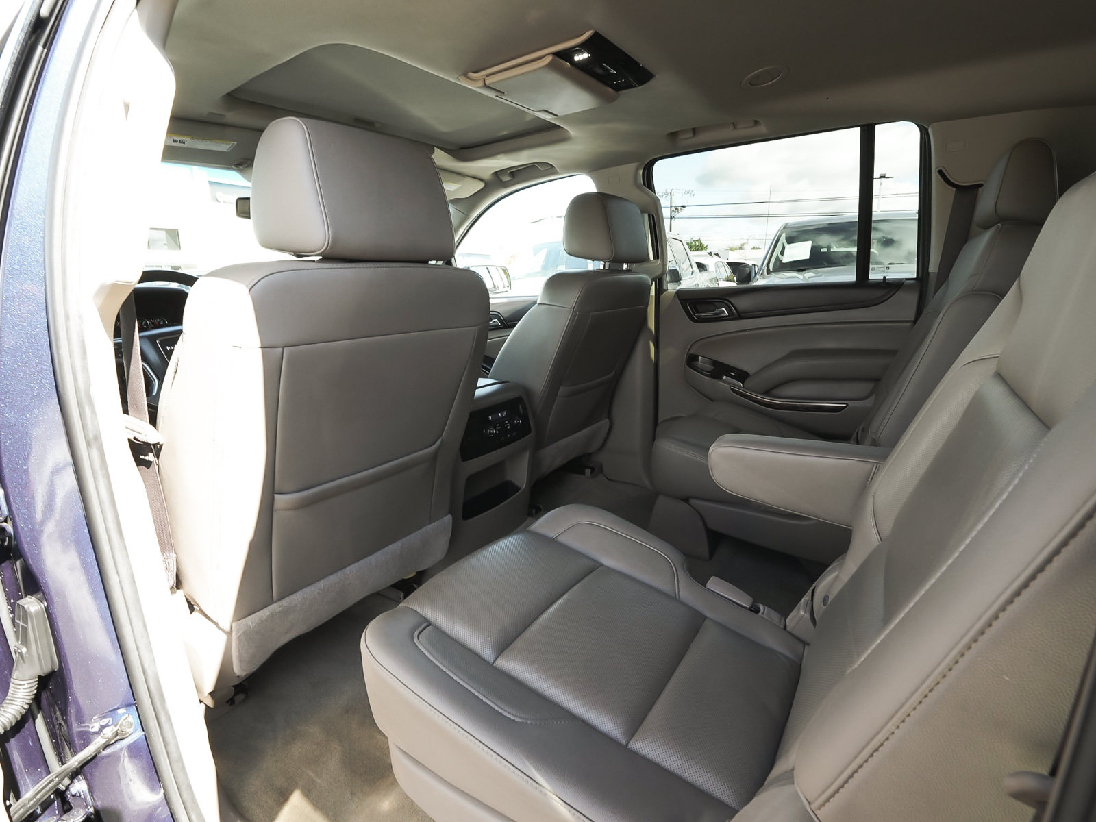 Used 2018 GMC Yukon XL SLT w/ Premium Edition AWD/4WD image 36