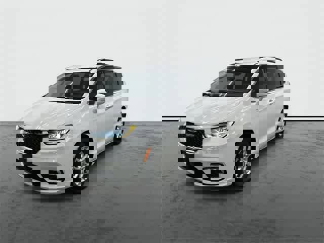 Used 2022 Chrysler Pacifica Touring-L image 7