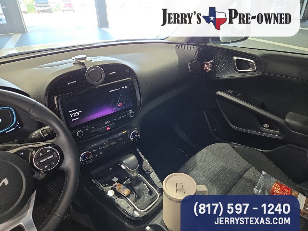 Used 2025 Kia Soul EX FWD image 12