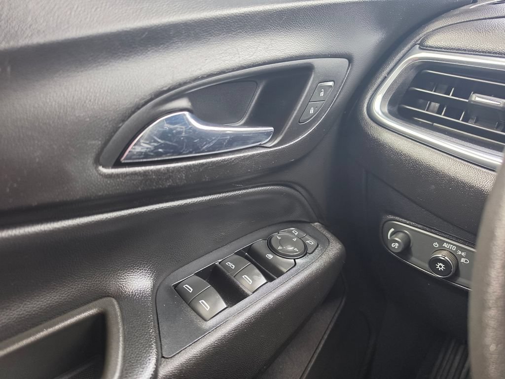 Used 2019 Chevrolet Equinox LT FWD image 21