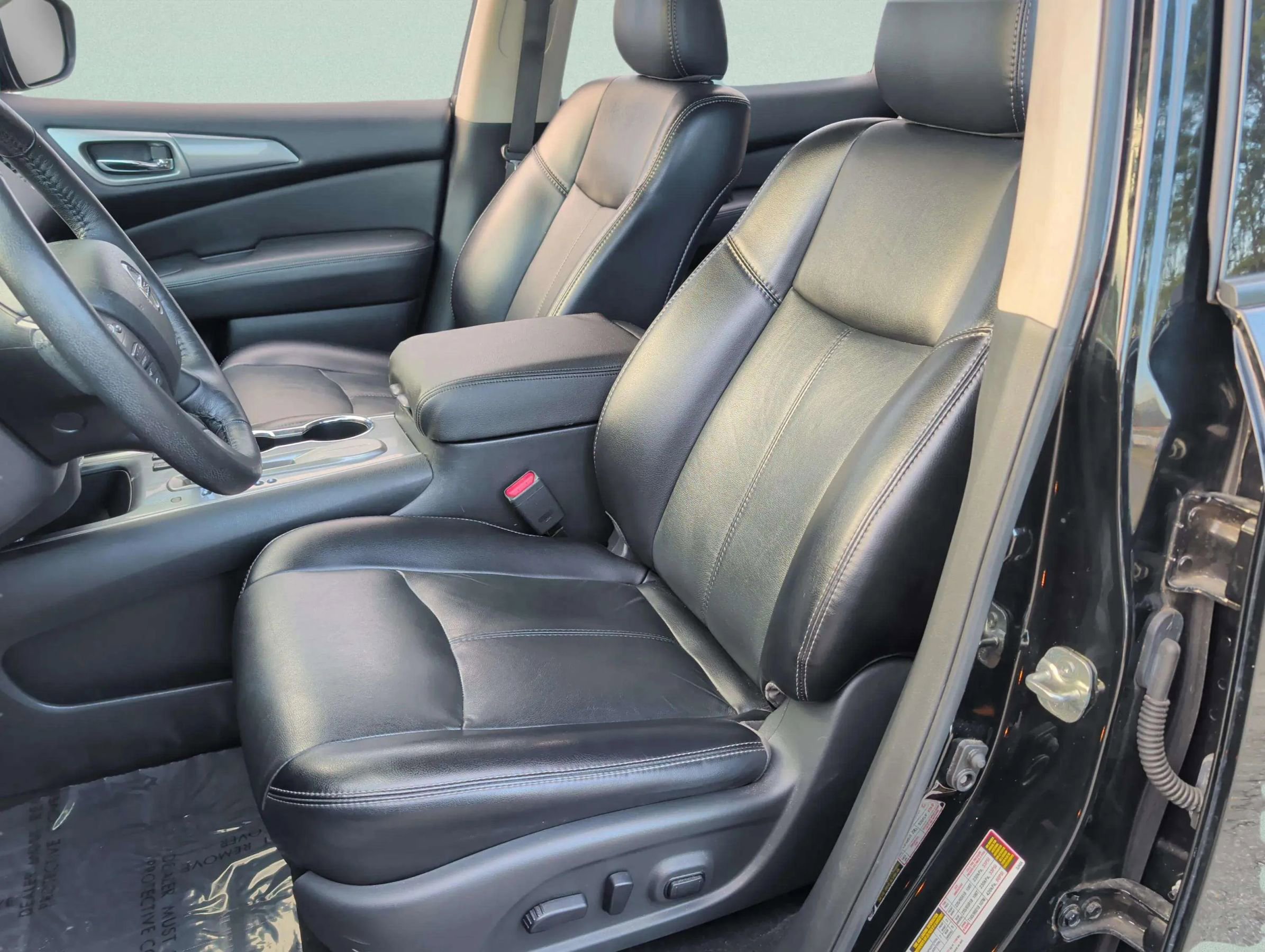 Used 2020 Nissan Pathfinder SL image 21