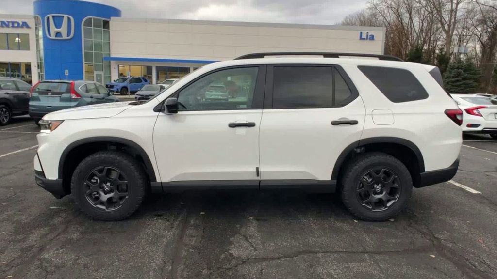 New 2025 Honda Pilot TrailSport image 6