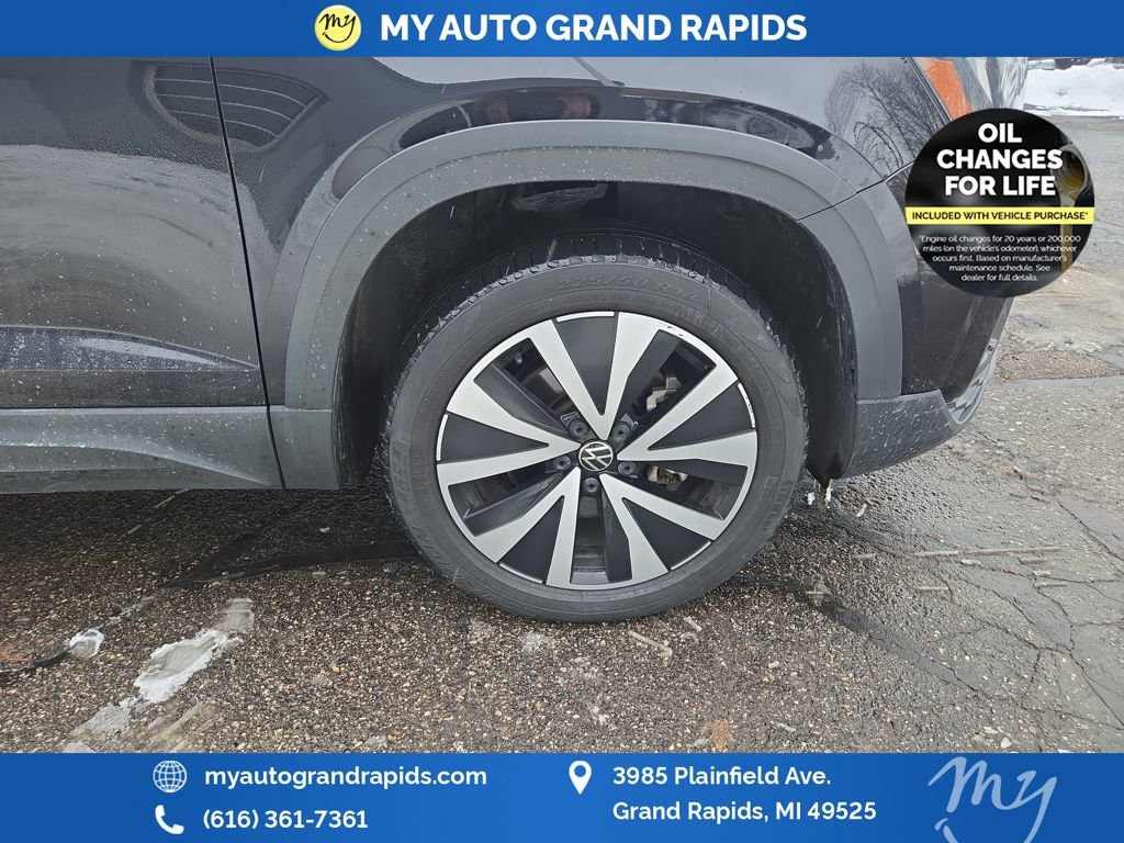 Used 2022 Volkswagen Taos SE image 32