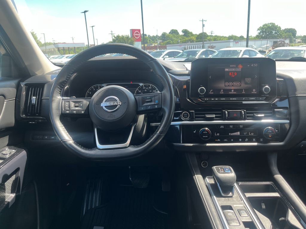 Used 2022 Nissan Pathfinder SV w/ SV Premium Package FWD image 22