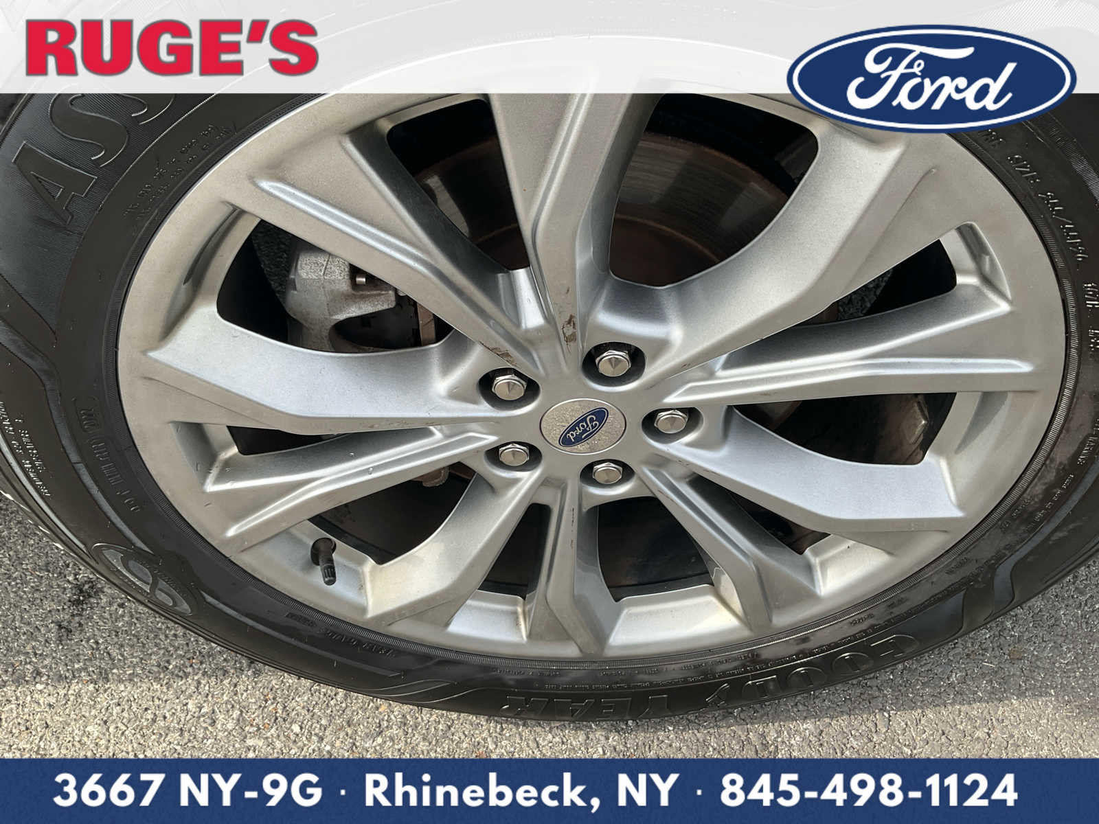 Used 2020 Ford Explorer XLT w/ Equipment Group 202A image 8