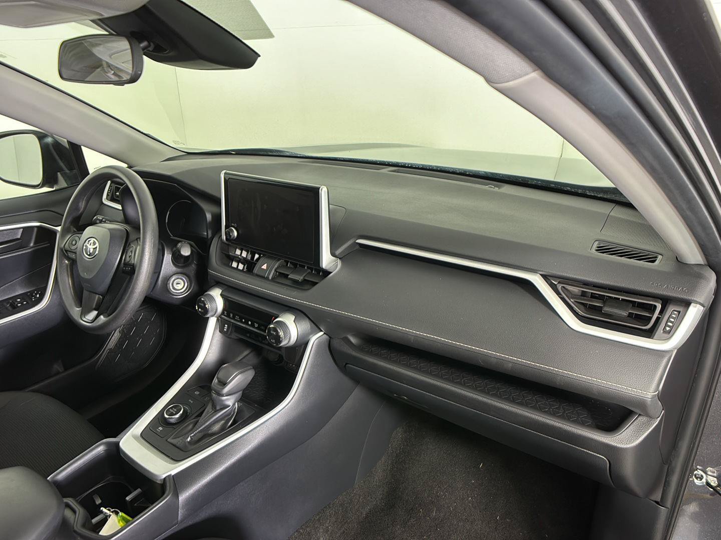 Used 2025 Toyota RAV4 LE AWD/4WD image 54