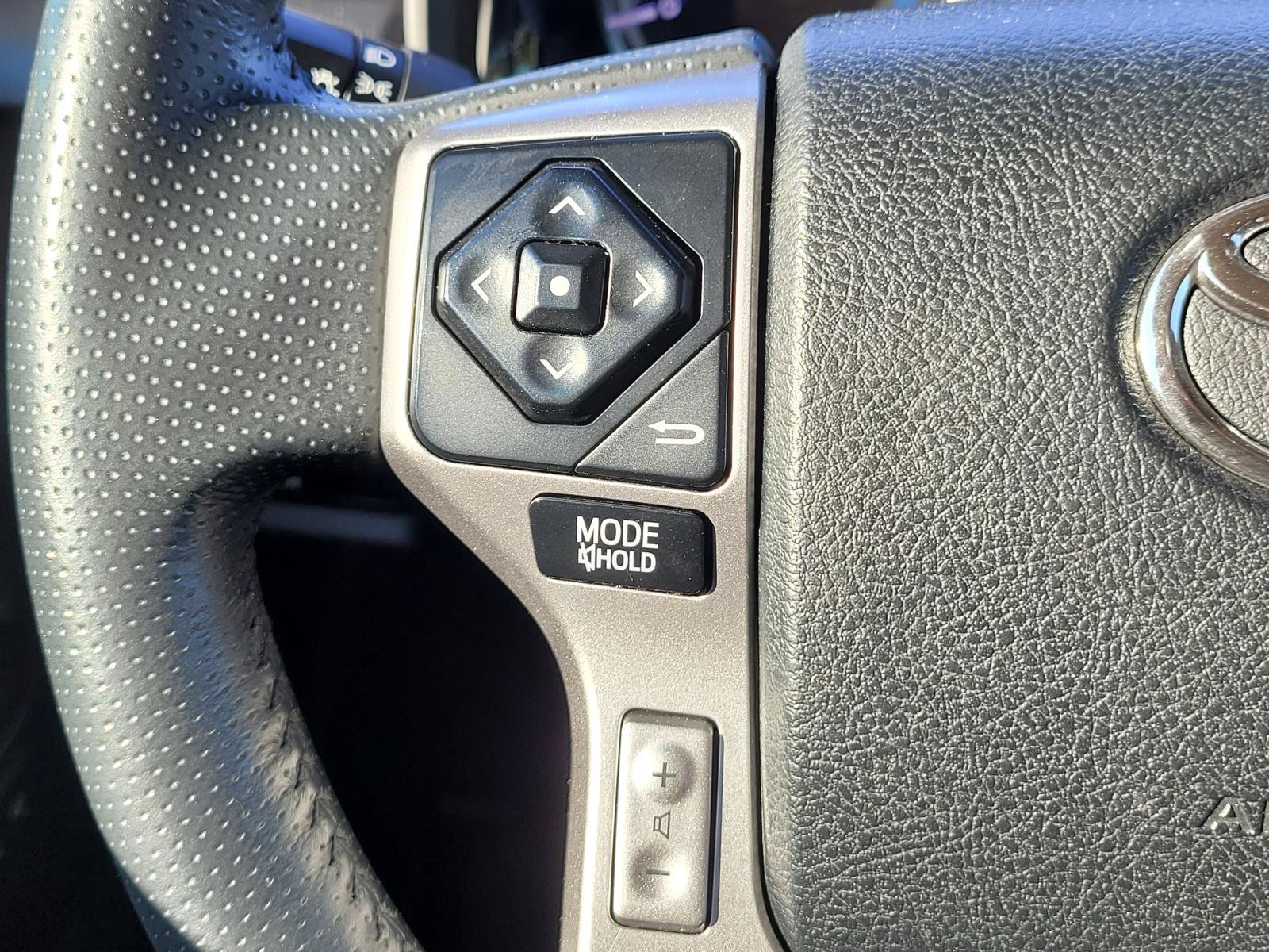 Used 2019 Toyota 4Runner Limited AWD/4WD image 9