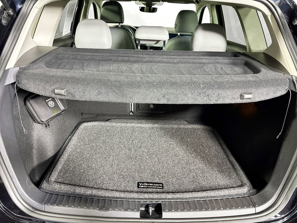 Used 2022 Volkswagen Taos SE w/ Panoramic Sunroof Package AWD/4WD image 22