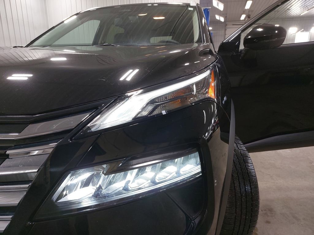 Certified 2025 Nissan Rogue SL image 59