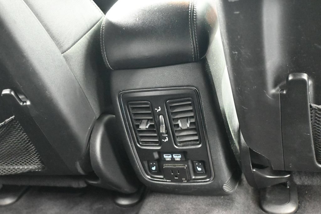 Used 2017 Jeep Grand Cherokee Limited w/ Luxury Group II RWD image 39