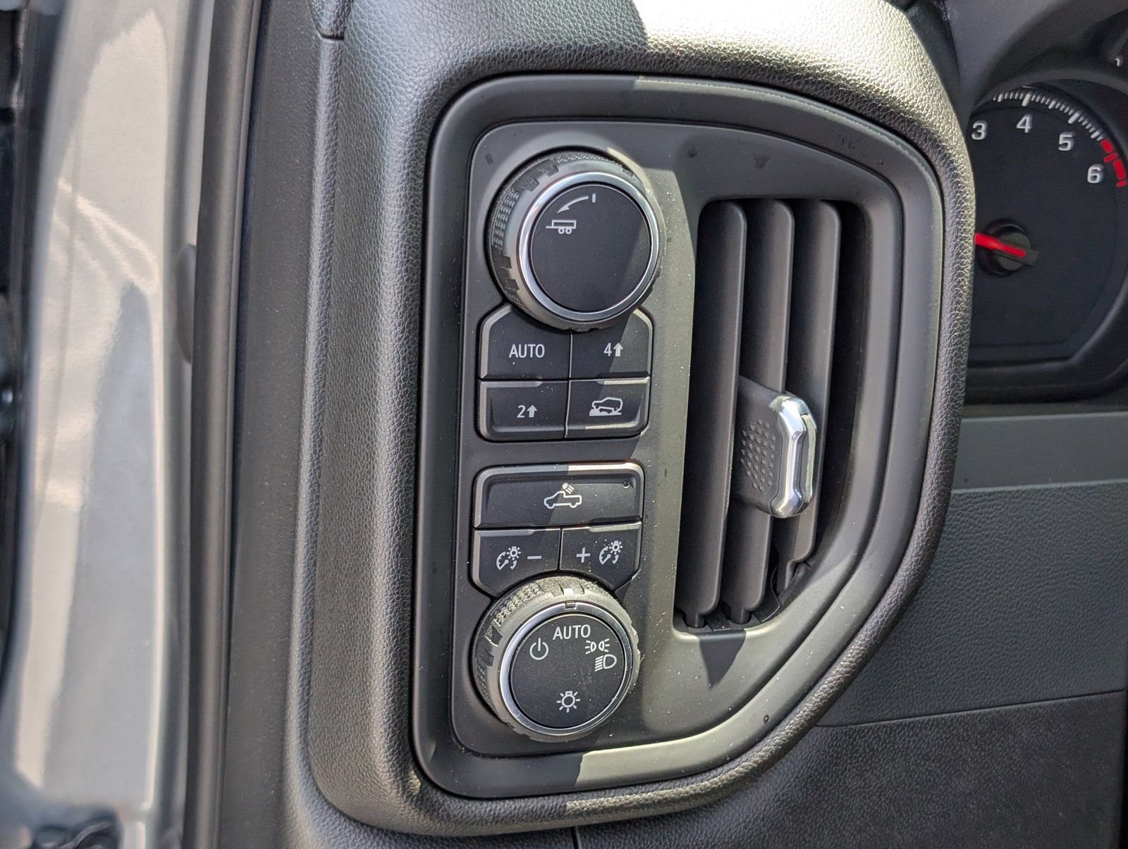 Used 2023 Chevrolet Silverado 1500 Custom w/ LPO, Dark Essentials Package AWD/4WD image 20