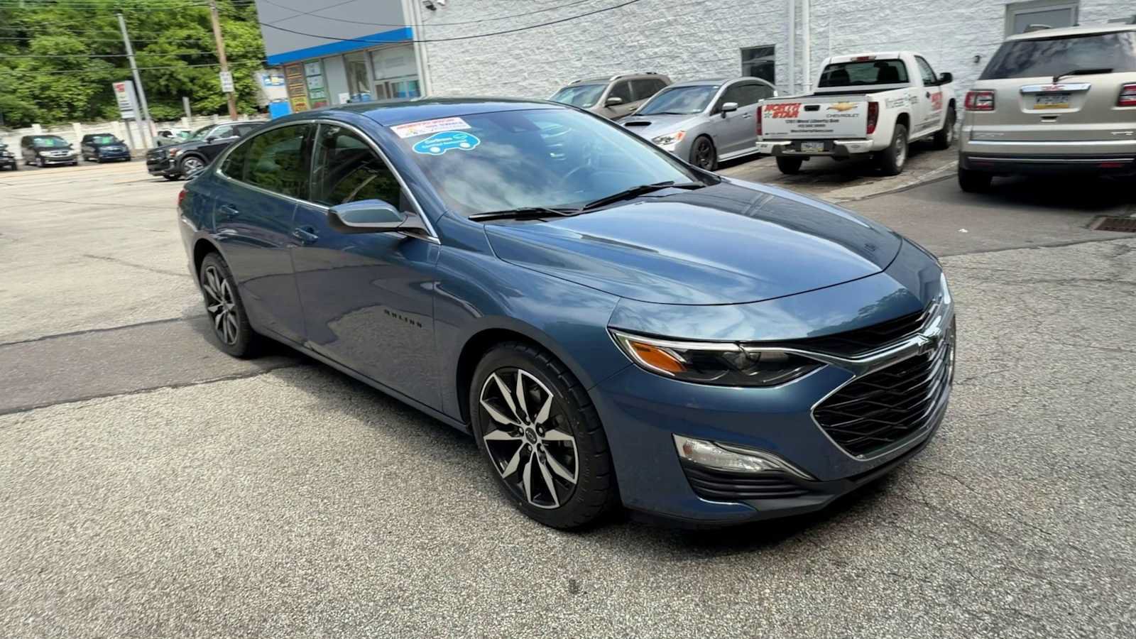 Used 2024 Chevrolet Malibu RS FWD image 2