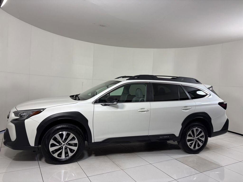 Used 2025 Subaru Outback Premium image 2