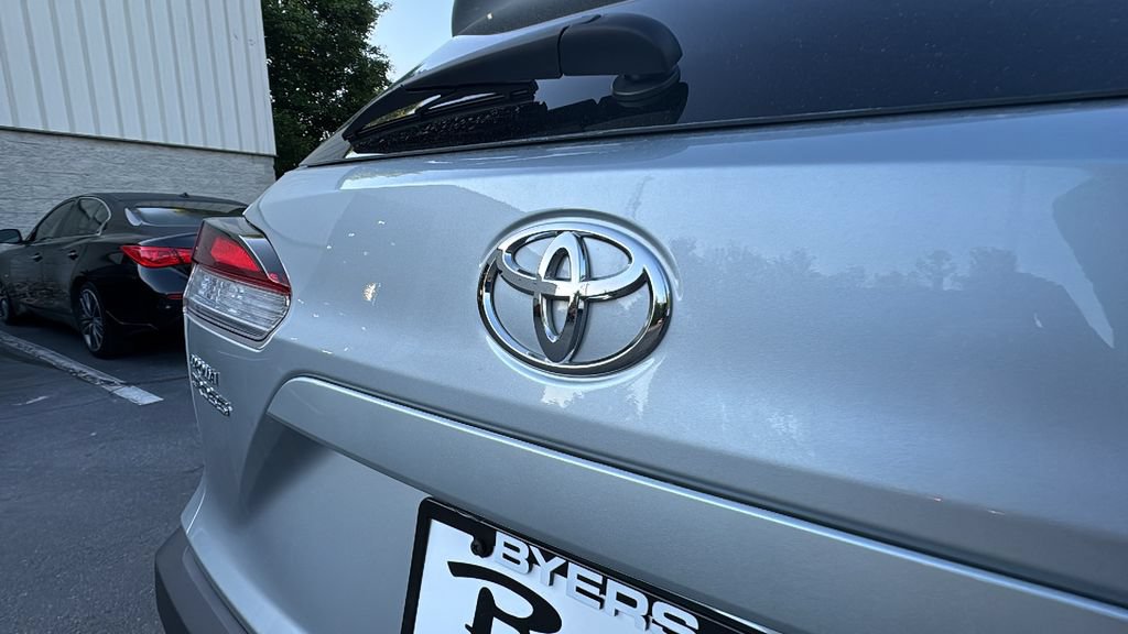 Used 2024 Toyota Corolla Cross LE AWD/4WD image 37