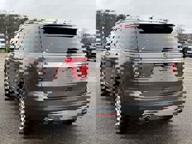 Used 2016 Ford Explorer XLT w/ Equipment Group 202A image 6