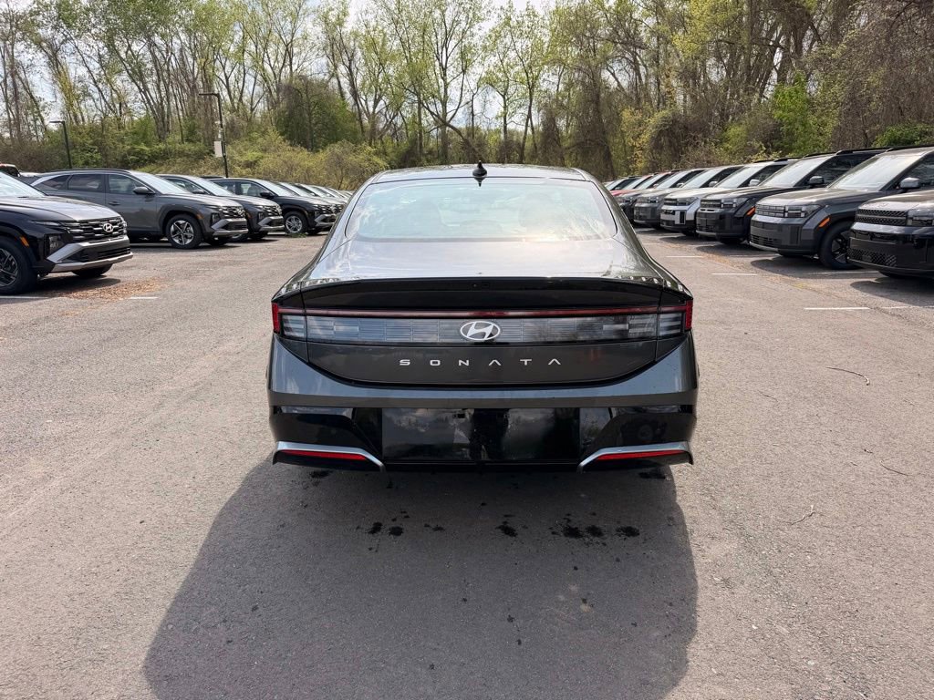 Certified 2025 Hyundai Sonata SEL FWD image 4