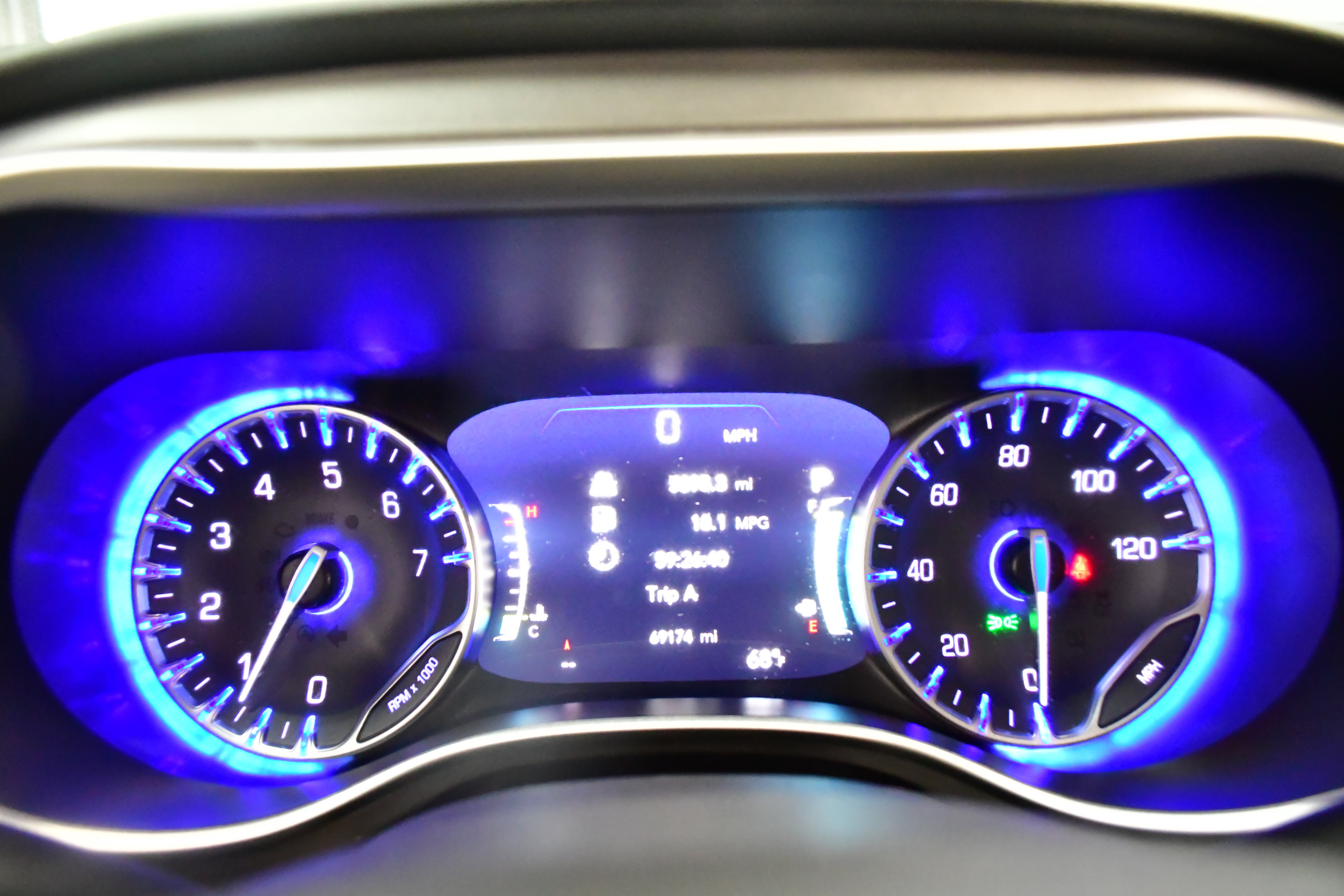 Used 2024 Chrysler Pacifica Touring-L FWD image 19