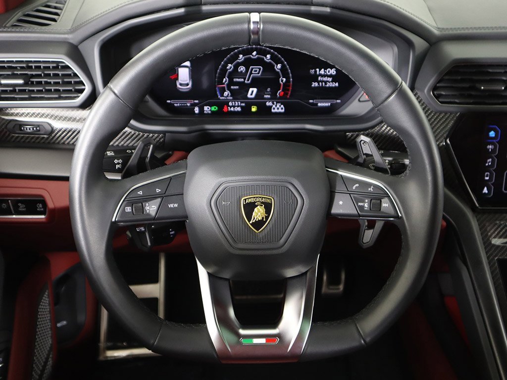 Used 2022 Lamborghini Urus image 39