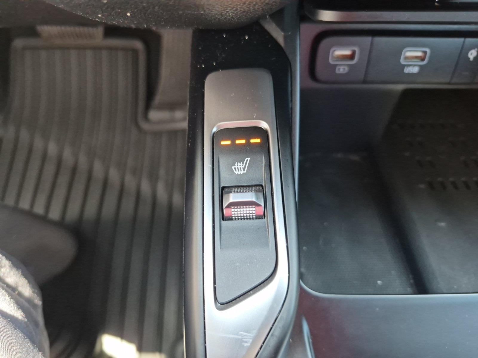 Used 2023 Kia Sorento EX w/ Panoramic Sunroof Package FWD image 26
