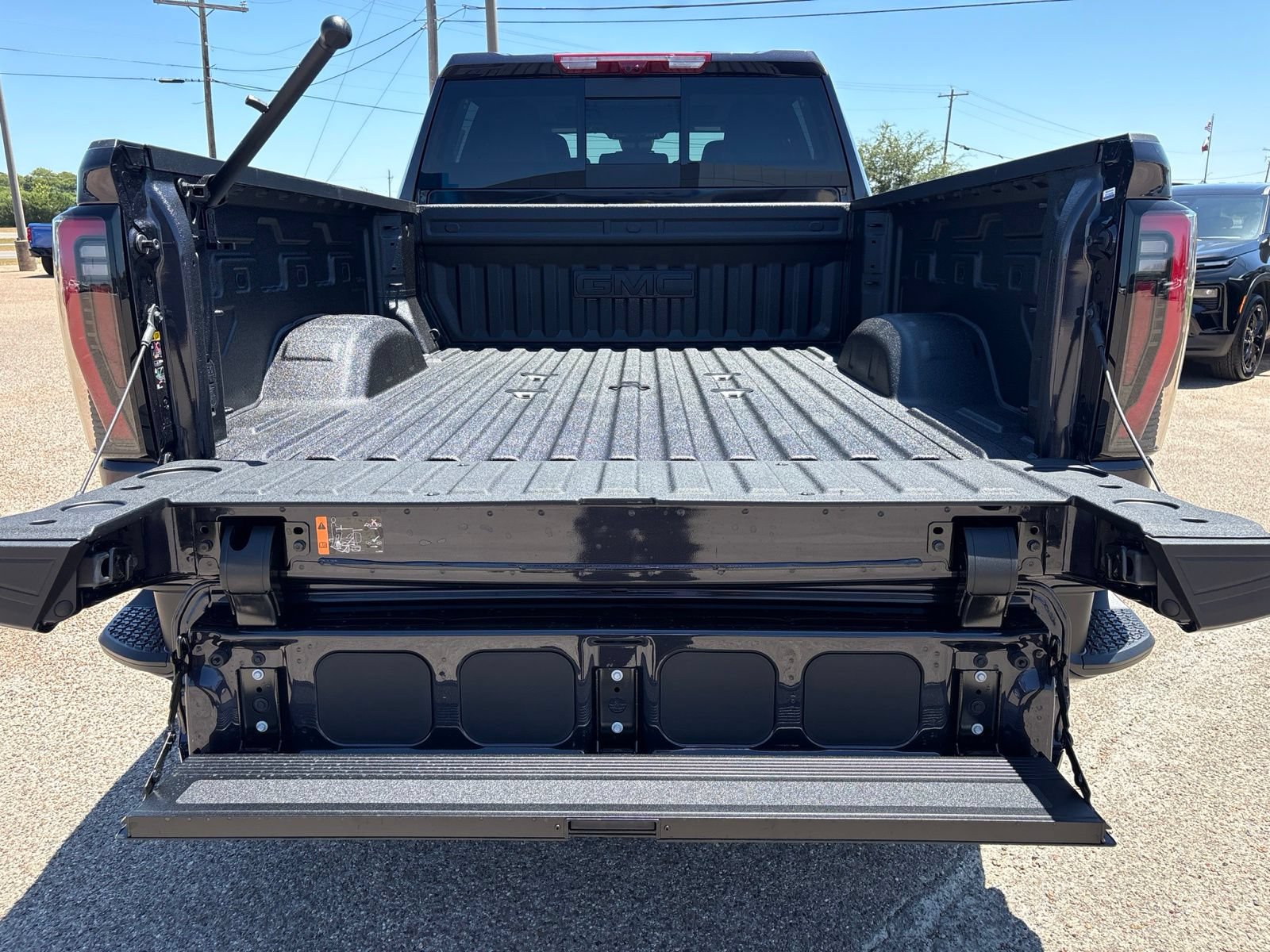 New 2026 GMC Sierra 2500 AT4 w/ AT4 Premium Plus Package AWD/4WD image 34