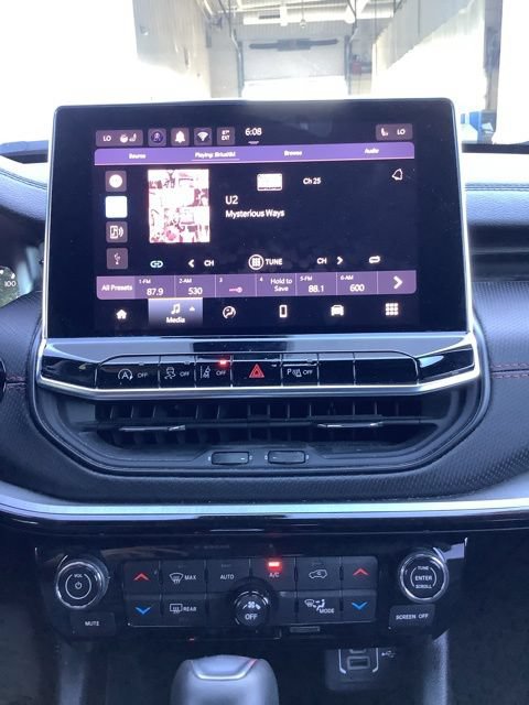 Used 2025 Jeep Compass Trailhawk w/ Trailhawk Convenience Group AWD/4WD image 19
