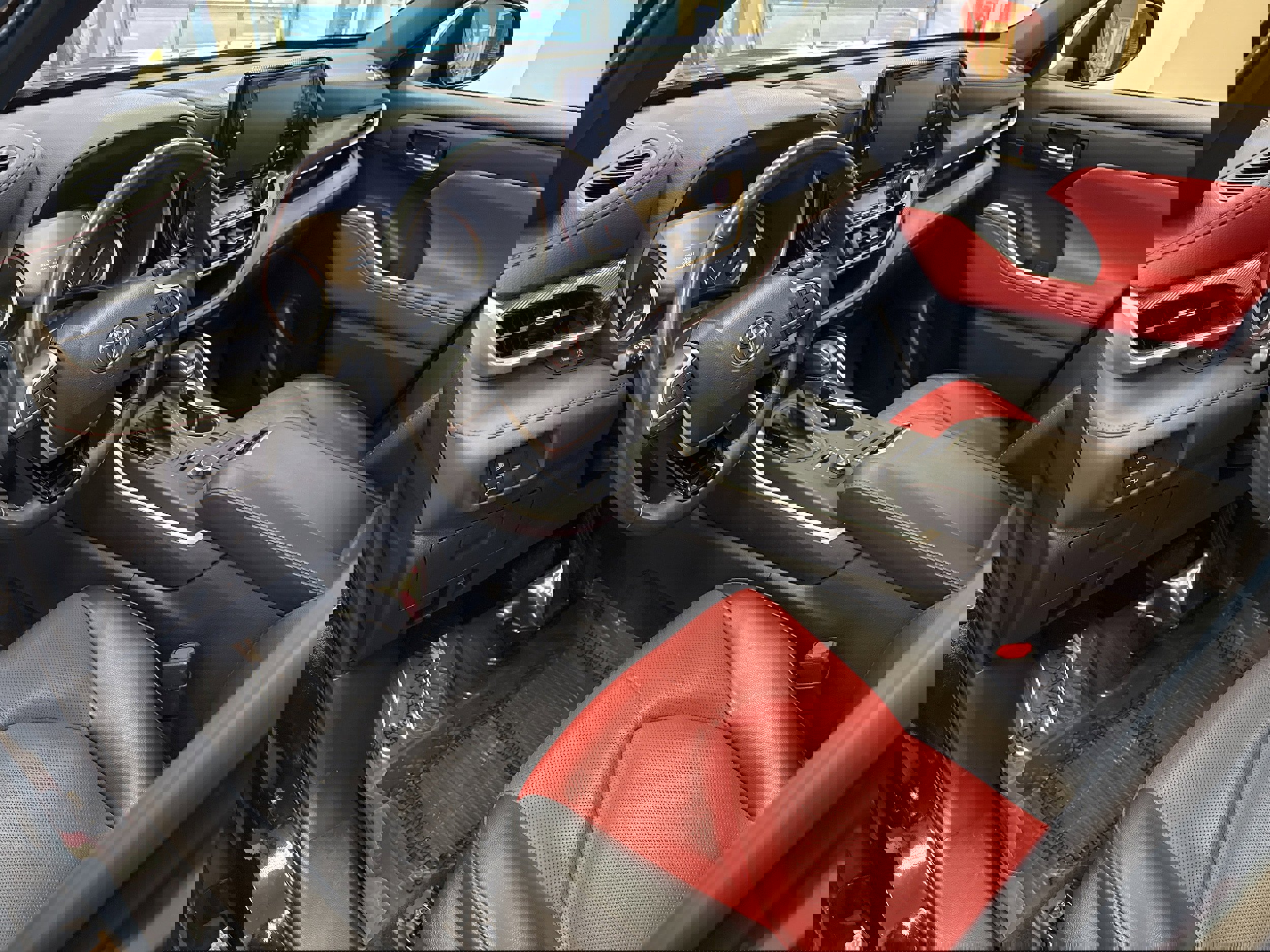 Used 2022 Toyota Highlander XSE image 7