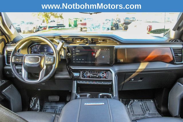 Used 2024 GMC Sierra 3500 Denali w/ Denali Reserve Package image 17