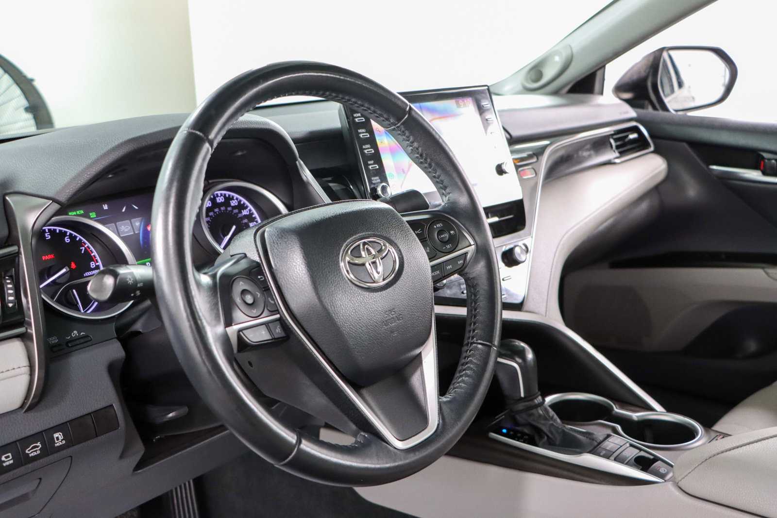 Used 2022 Toyota Camry XLE w/ Navigation Package image 23