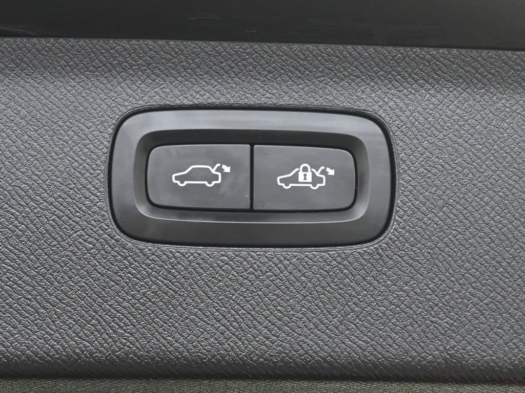 Used 2019 Volvo XC90 T6 Momentum w/ Protection Package Premier image 47