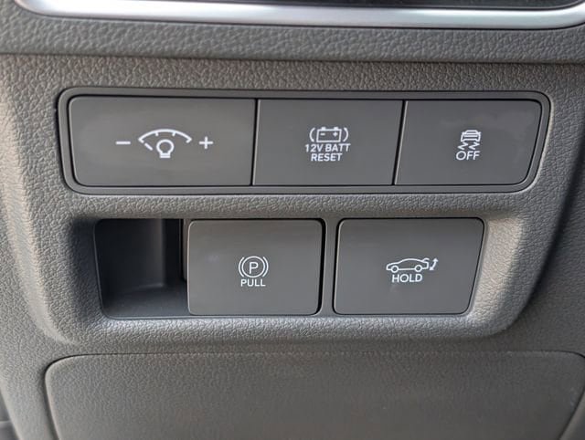 Used 2025 Hyundai Sonata Limited FWD image 23