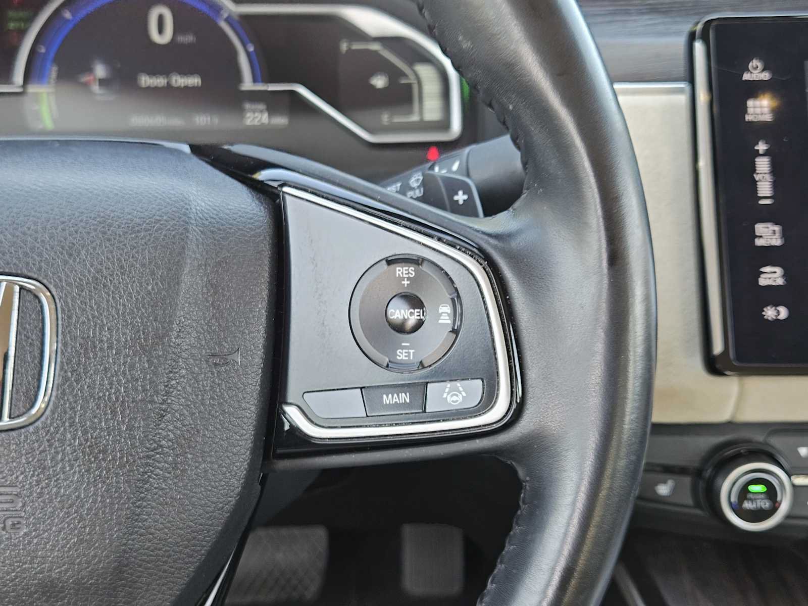 Certified 2018 Honda Clarity Touring image 28