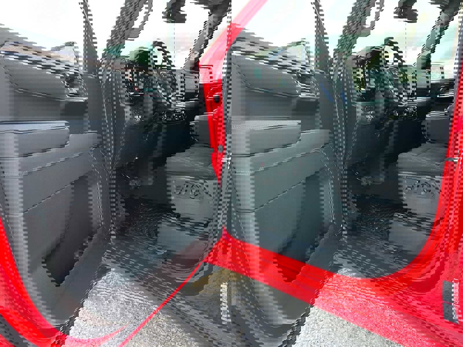 Used 2025 GMC Sierra 1500 SLE w/ X31 Off-Road Package image 19