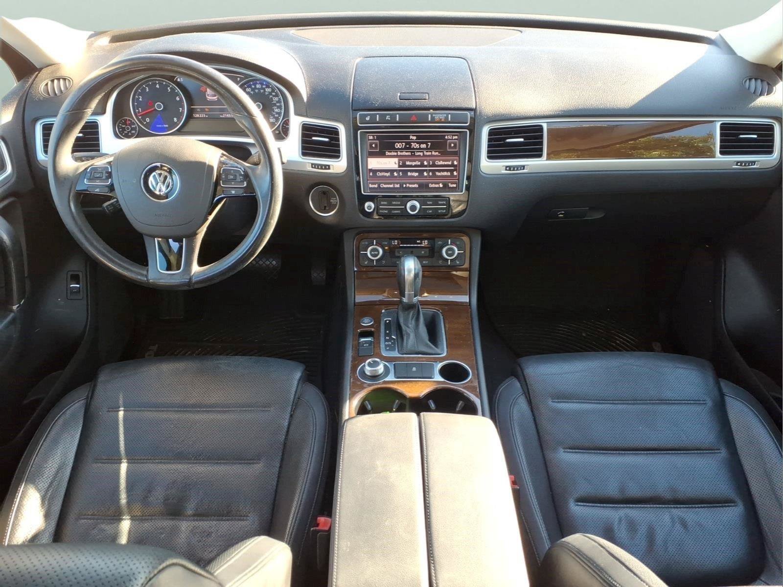 Used 2016 Volkswagen Touareg VR6 AWD/4WD image 9