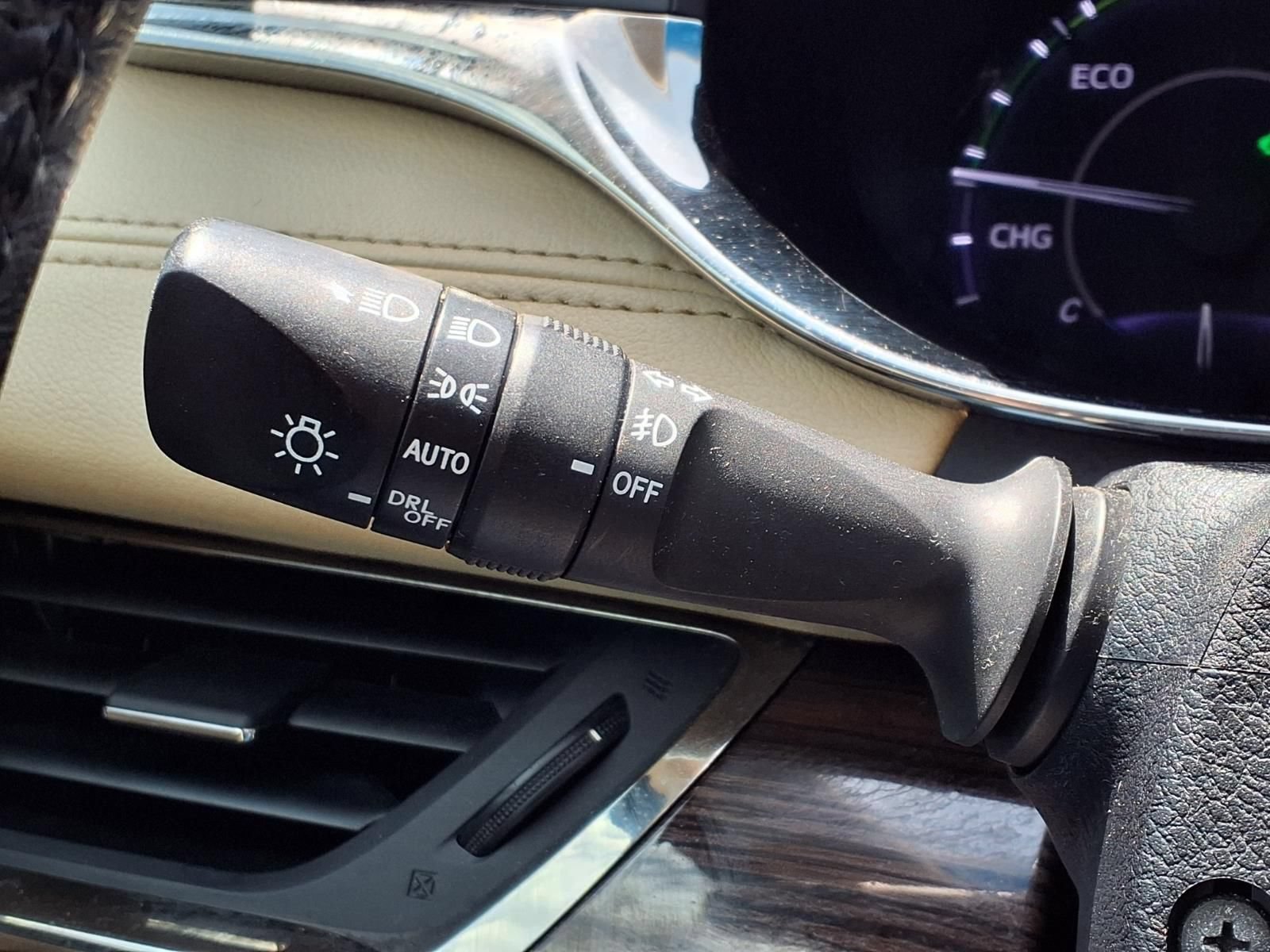 Used 2014 Toyota Avalon XLE Touring FWD image 25