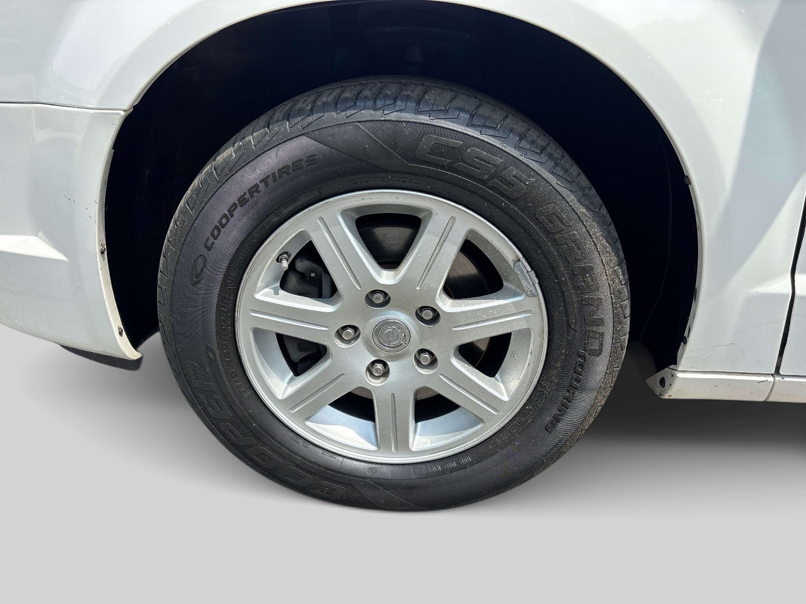 Used 2010 Chrysler Town & Country Touring Plus FWD image 7