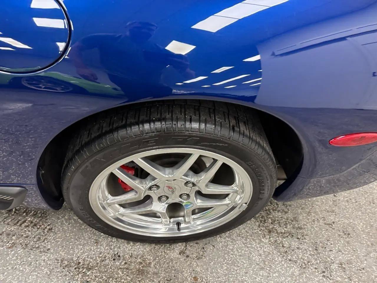 Used 2004 Chevrolet Corvette Z06 w/ Z06 Preferred Equipment Group RWD image 27