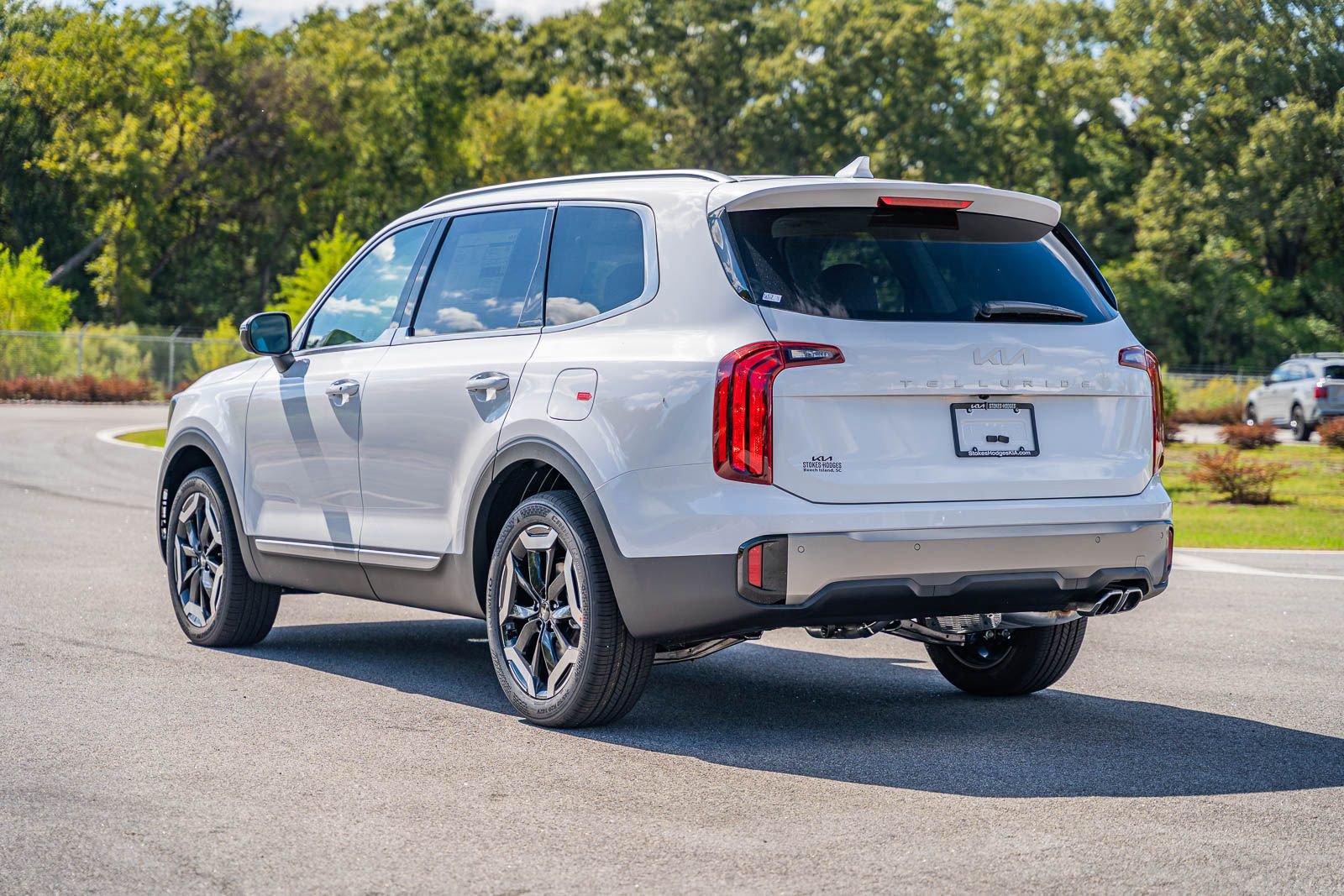 New 2025 Kia Telluride S image 3