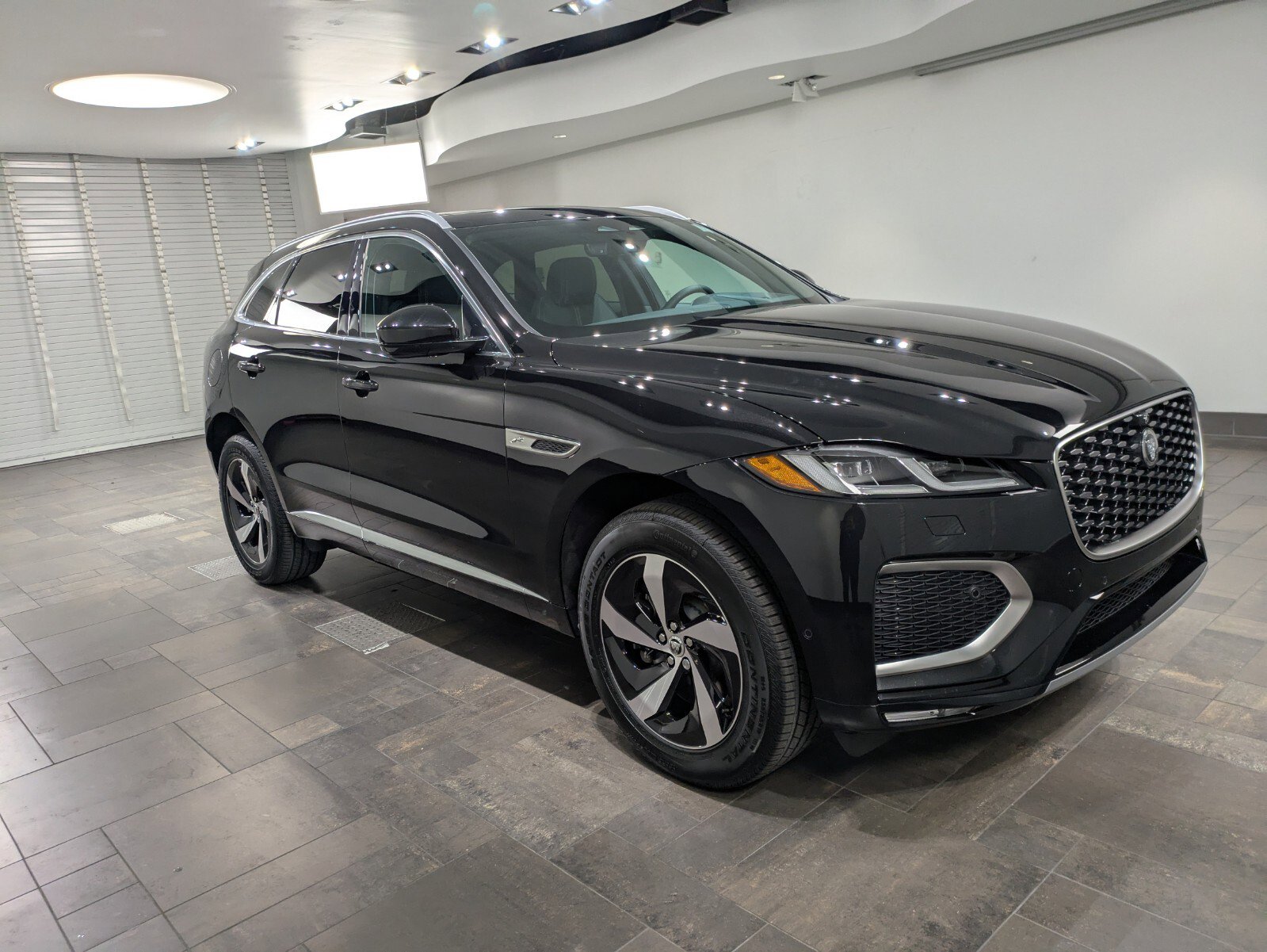 New 2026 Jaguar F-PACE R-Dynamic S image 28