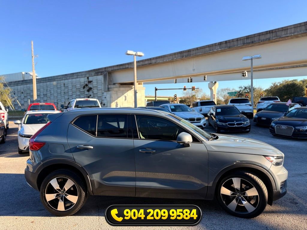 Used 2020 Volvo XC40 T5 Momentum w/ Protection Package Premier image 6