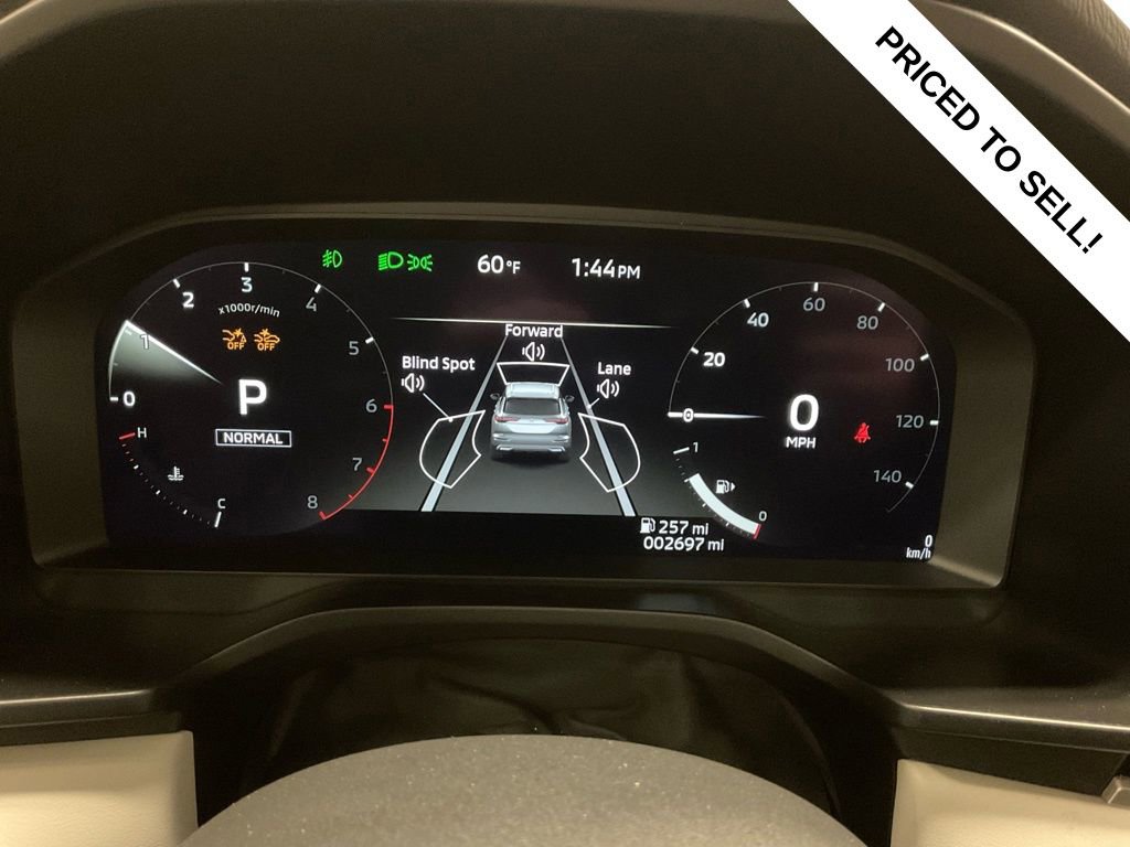 Used 2025 Mitsubishi Outlander AWD image 2