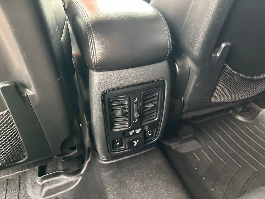 Used 2018 Dodge Durango GT RWD image 24