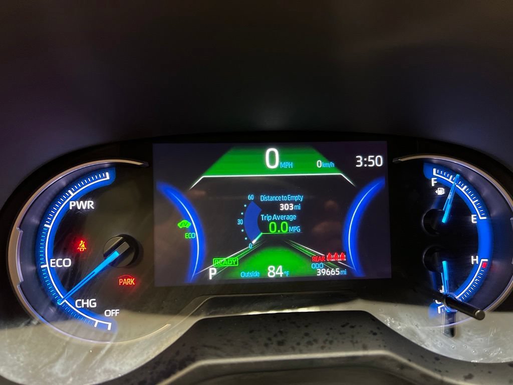 Used 2025 Toyota RAV4 LE AWD/4WD image 22