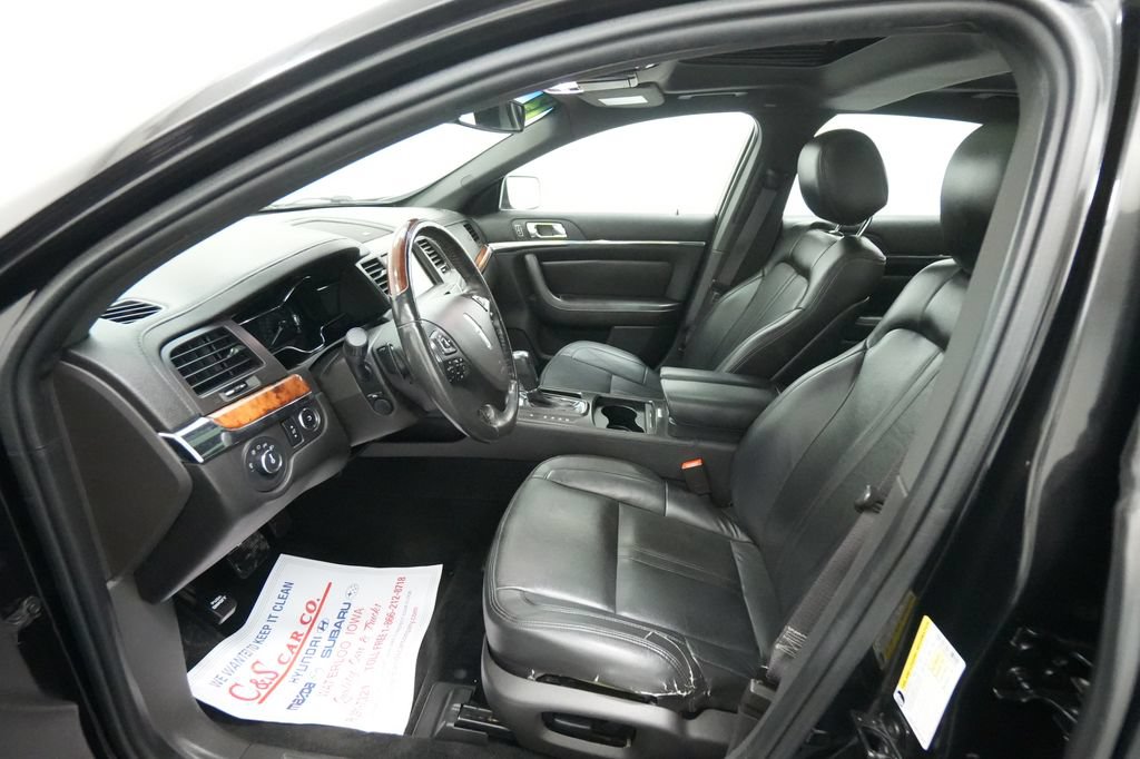 Used 2013 Lincoln MKS AWD image 16